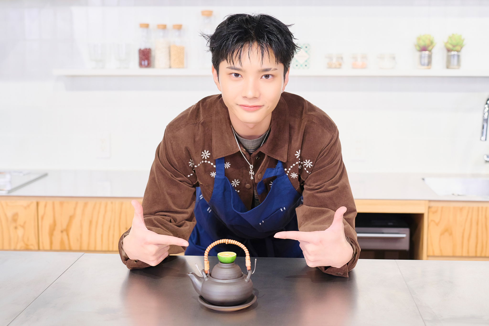 「出汁をひく時間が、いちばん贅沢」OWV・中川勝就さんと作る、なんちゃって土瓶蒸し メインビジュアル