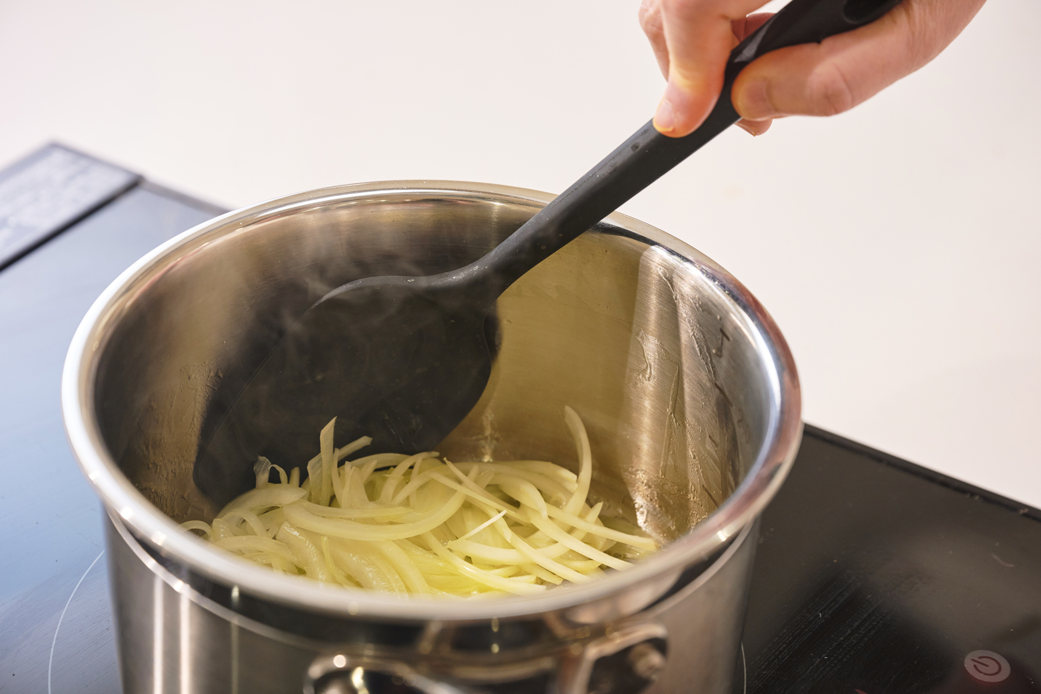 img_soupkitchentools_001-09