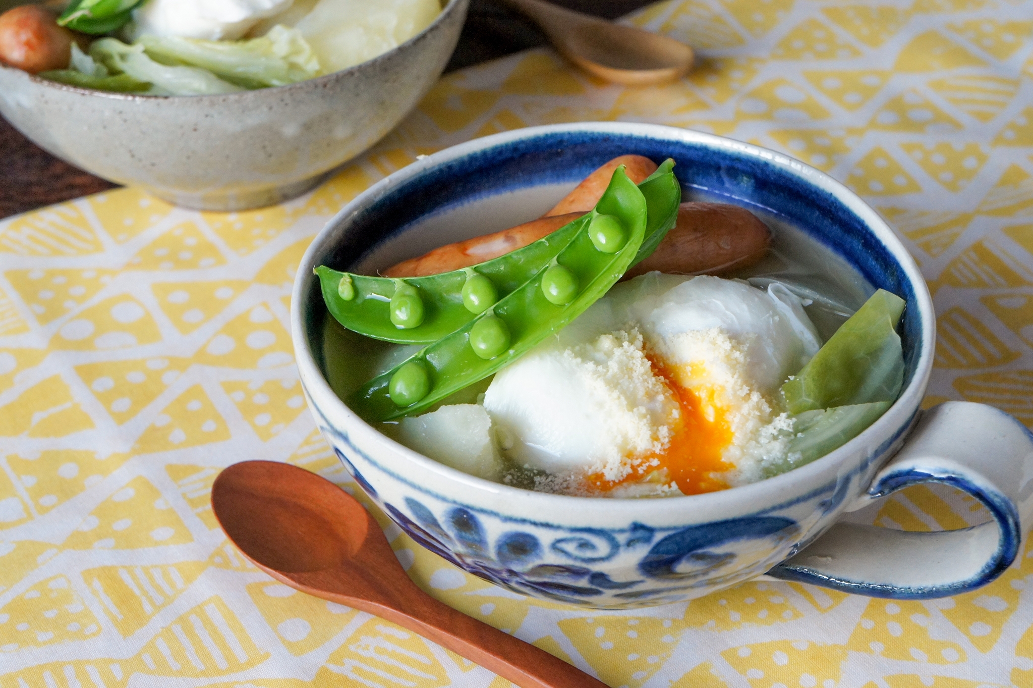 落とし卵とごろごろ野菜のポトフ