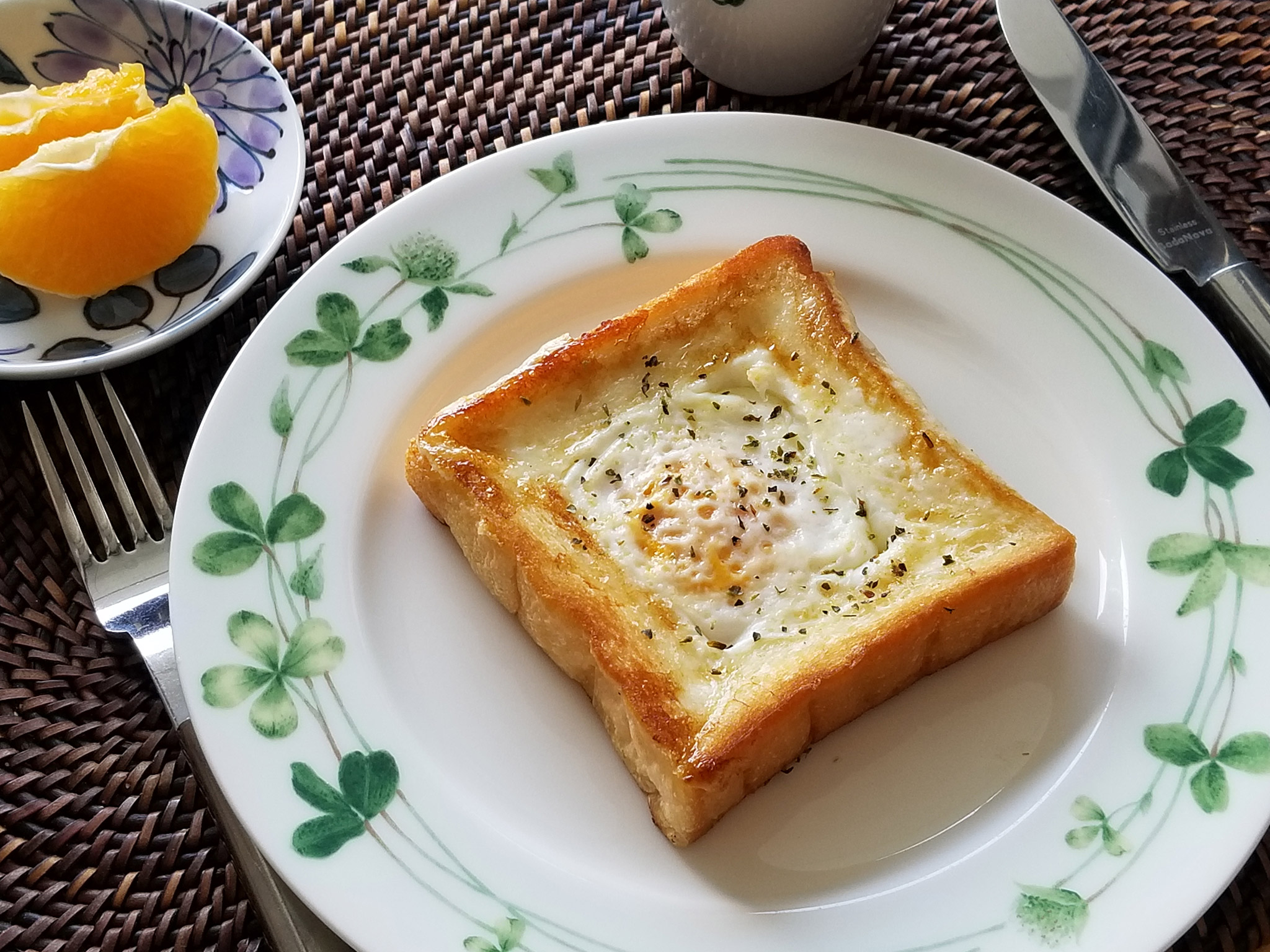 ブルガリア風 目玉焼きパン